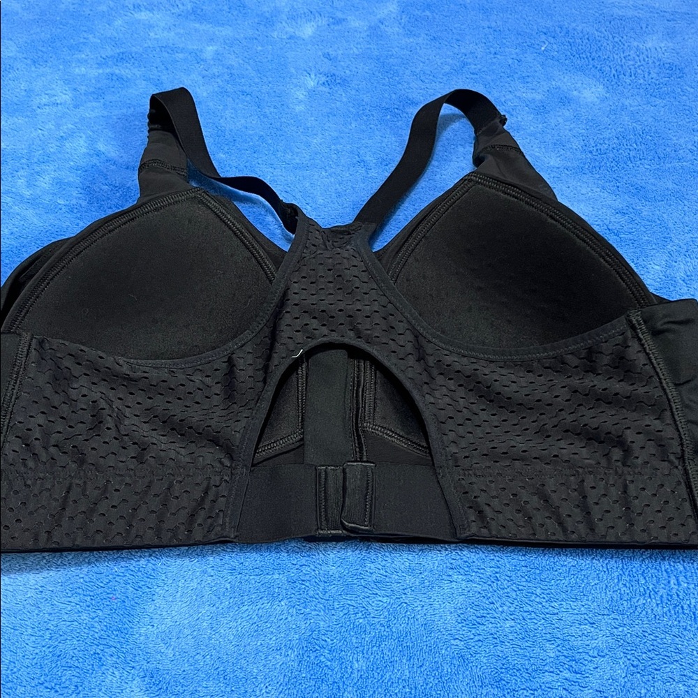 DSG Sports Bra - Picture 2 of 5